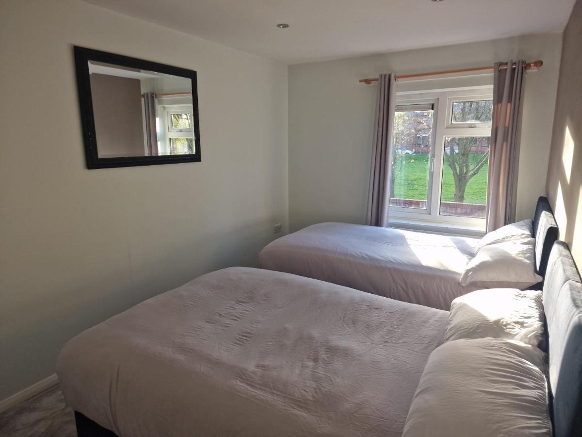 A&s Properties, No Guest Fees, Bank Transfe Deposit Available Apartment Wolverhampton