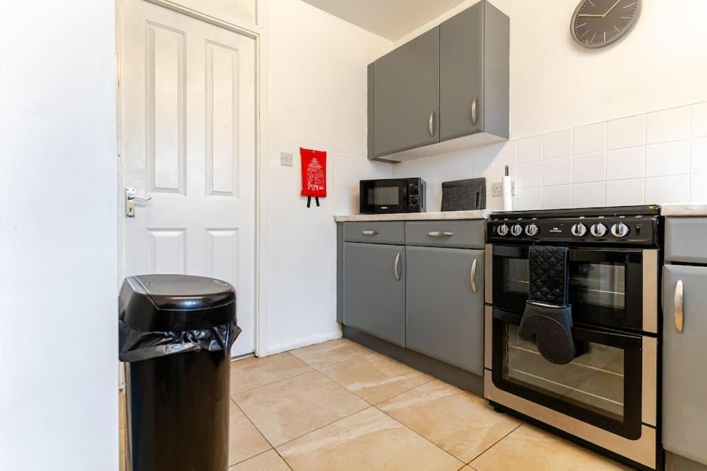 Apartment A&s Properties, No Guest Fees, Bank Transfe Deposit Available *