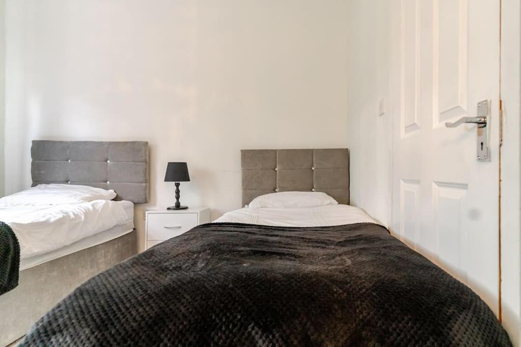 A&s Properties, No Guest Fees, Bank Transfe Deposit Available *